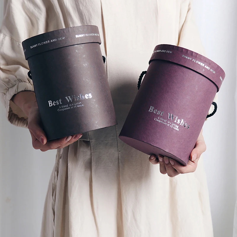 Маленькая круглая бумажная коробка с крышкой ведро для объятий дня рождения