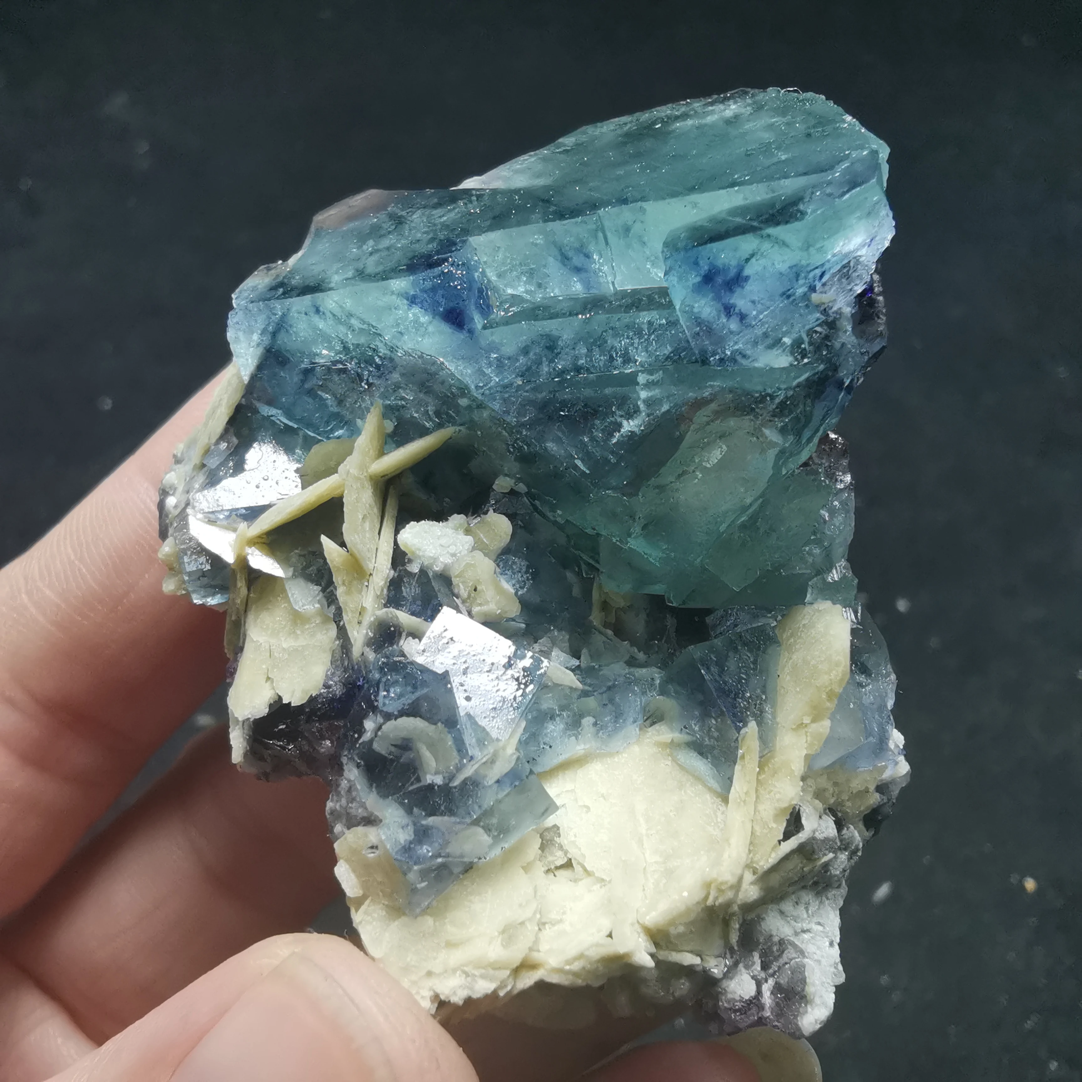 

57.6gNatural rare blue-green fluorite mica mineral specimen stone healing energy home decoration teaching CRYSTAL QUARTZ GEM