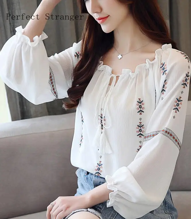 

2020 Spring Autumn New Arrival High Quality Fashion Slash Neck Lantern Sleeve Flower Embroidery Woman Chiffon Blouse White