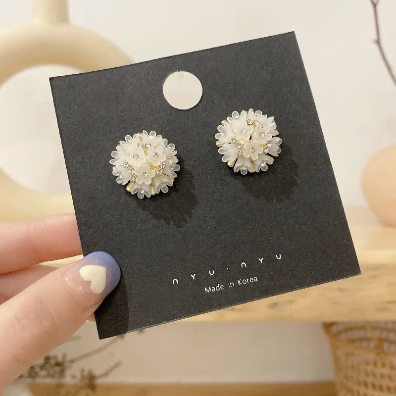 

Japanese and Korean Style Flower Earrings Female Small Fresh Shell Flower Three-dimensional Earrings S925 Silver Needle Earrings