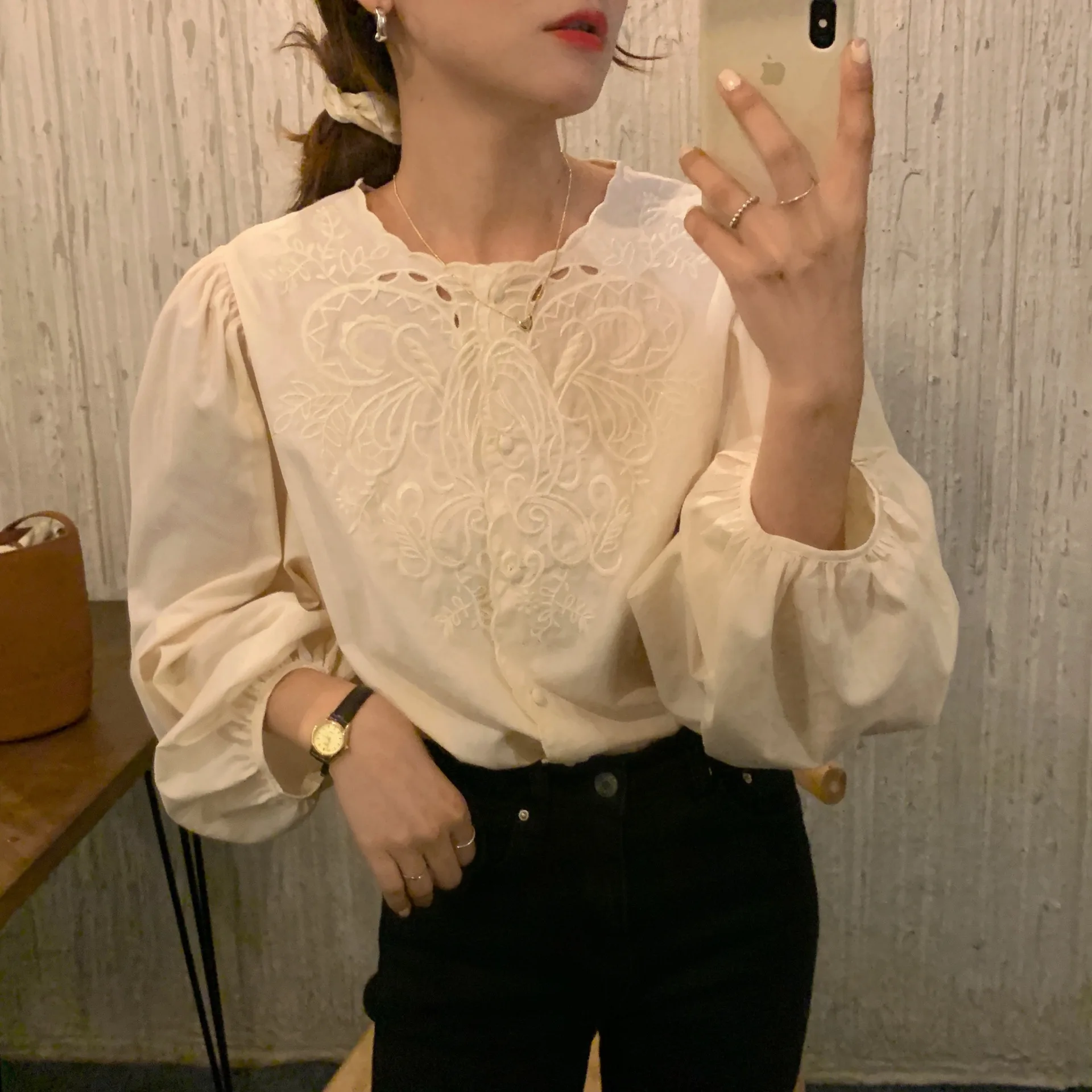 

New Spring Autumn Casual Pullover Shirt Women Solid Round Collar Ladies Puff Sleeve Loose Hollow Out Shirt Female Y31
