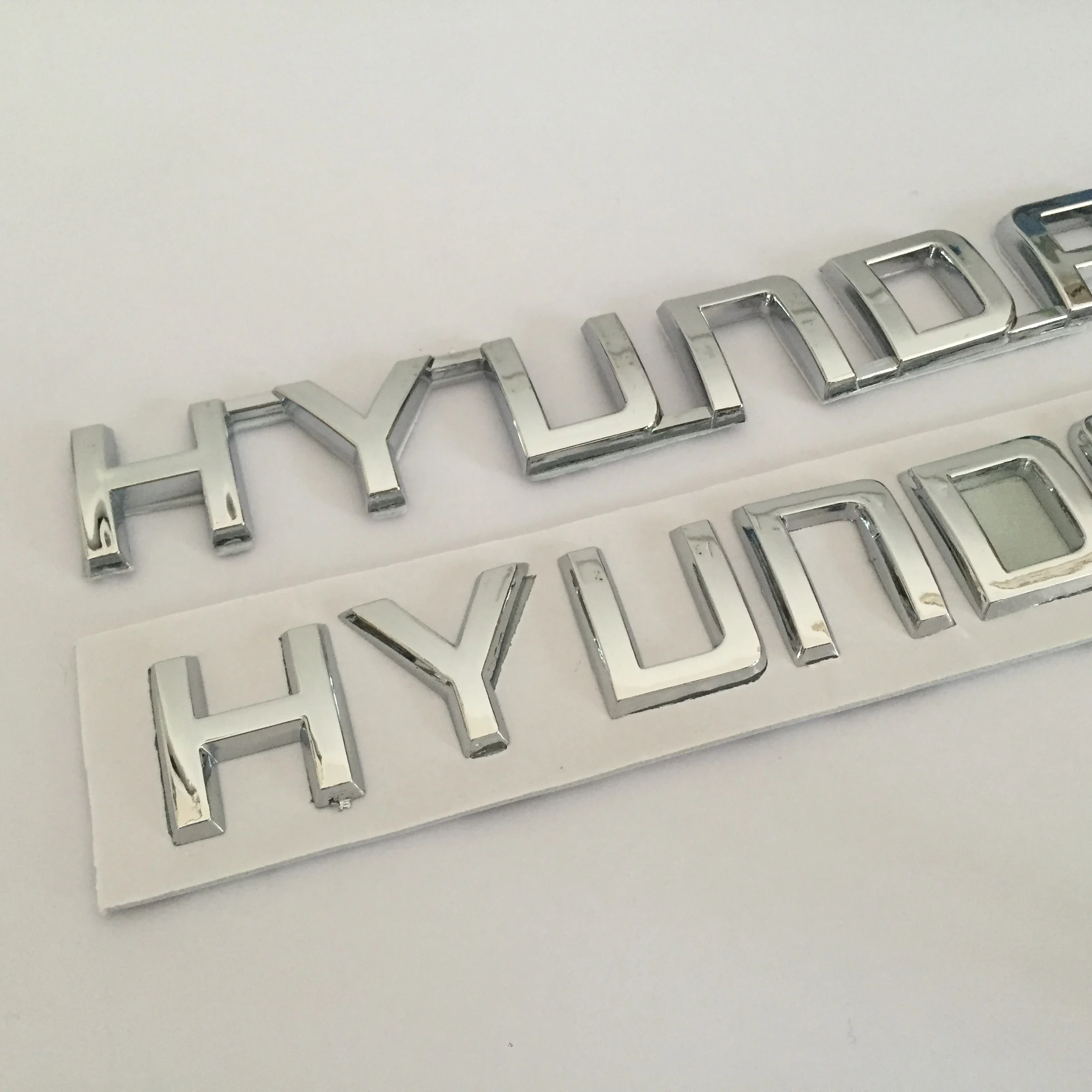 1 шт. из АБС пластика с автомобилями и надписями сзади наклейки на багажник