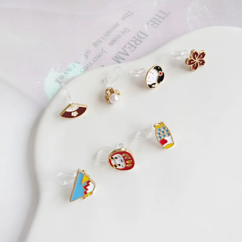 Женские серьги-гвоздики в японском стиле маленькие серьги со смайликом и
