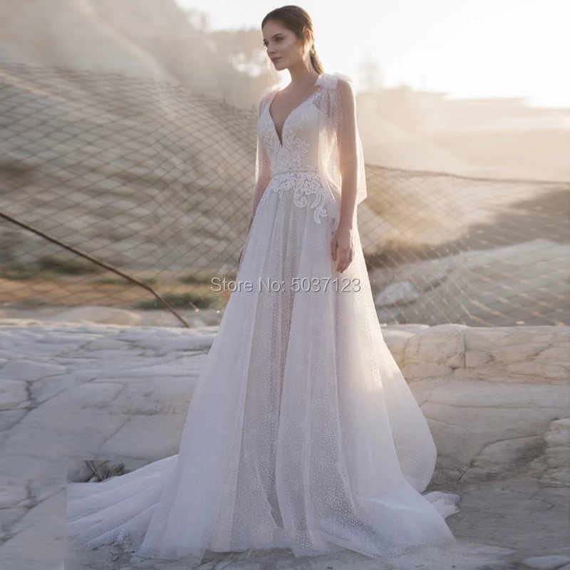 V образным вырезом трапециевидной формы Свадебные платья с юбкой из тюля v