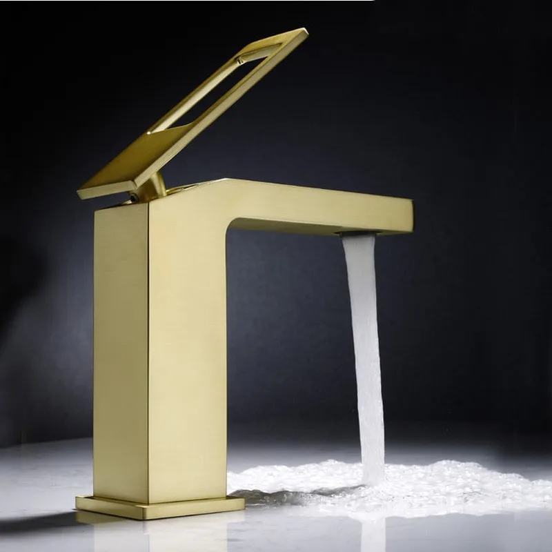 Роскошный Матовый Золотой смеситель для раковины в ванной комнате латунный