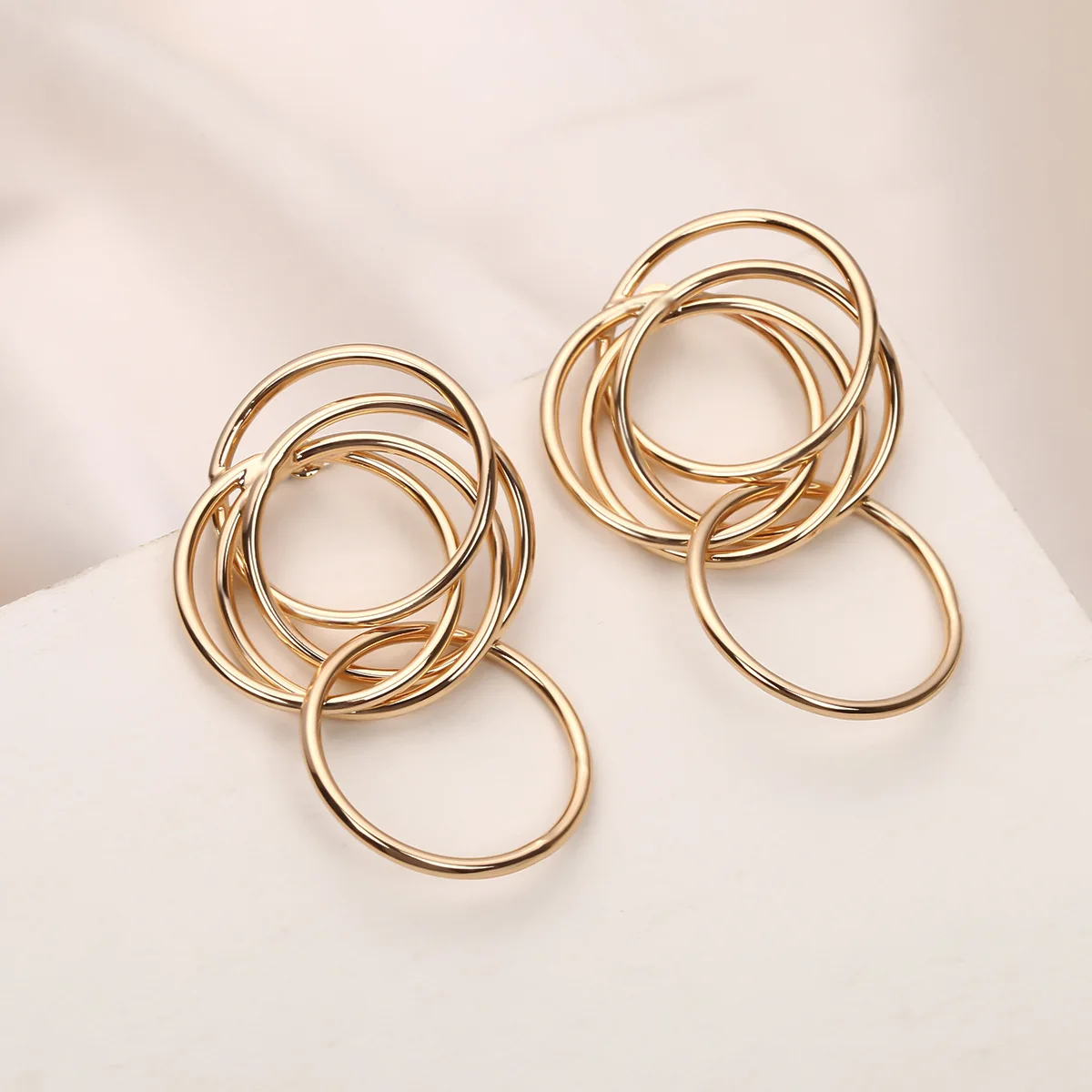 

Women Jewelry Drop Earrings Hot Selling Metal Alloy Round Circles Gold Color Metallic Earrings For Lady Gifts