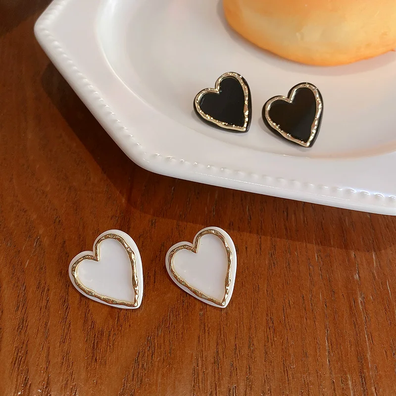 

925 Silver Needle Korean Fashion Heart Earrings New Temperament Stud Earrings for Women