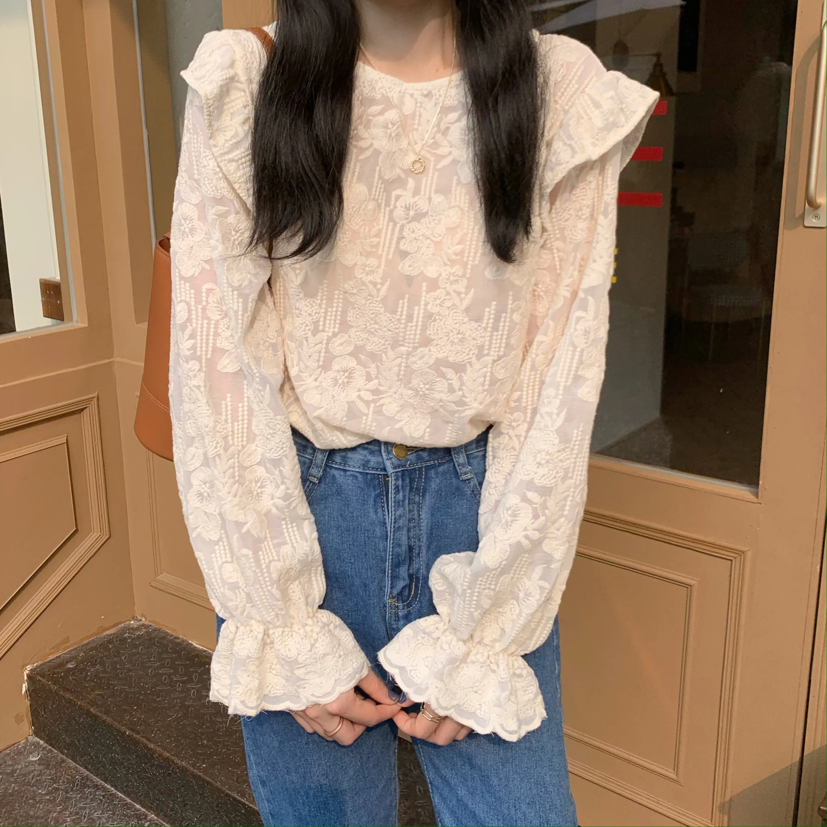 

Alien Kitty 2021 New Flare Sleeve Shirt Clothe Embroidery Women All Match Sweet Vintage Chic Gentle Lady Brief Stylish Blouses