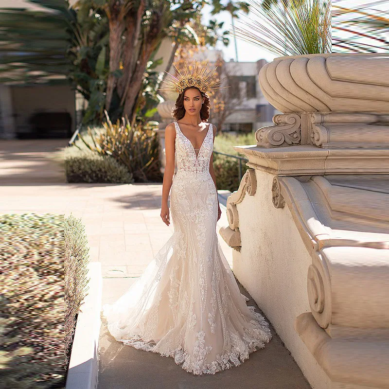 2021 High Fashion Mermaid Lace V Neckline Bridal Wedding Gowns Open Back Sleeveless Dresses for Bride Appliqued On Sale | Свадьбы и
