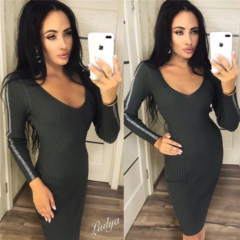 Женское трикотажное платье большого размера с v-образным вырезом облегающее