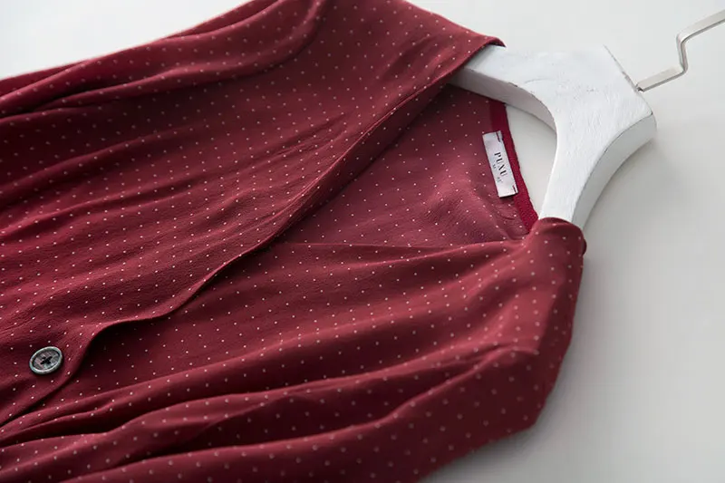 Rob! Foreign MAO welfare money! Pure silk! Mulberry silk red white wave tea tea dress silk dress