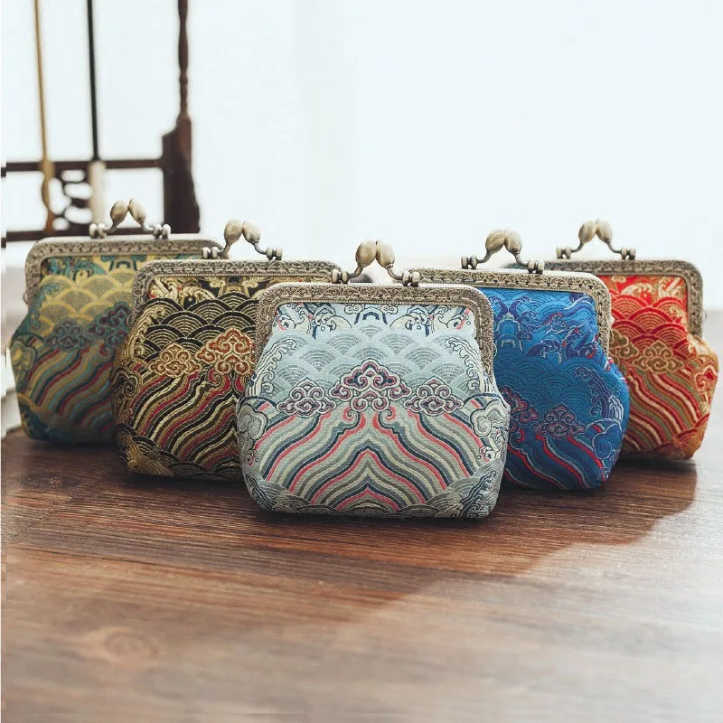 

Women Mini Coin Purses Hand Silk Embroidery Lady Retro Vintage Hasp Purse Clutch Bag Small Wallets Metal Frame Change Money Bag