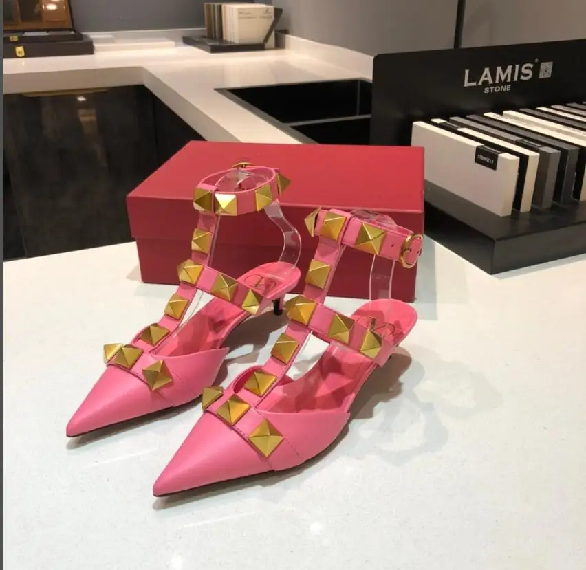 

2021 Designer Luxry Women 6cm High Heel Pointed Toe Sandals With Rivets Genuine Leather Lady Wedding Shoes 34-42 V Dust Bag