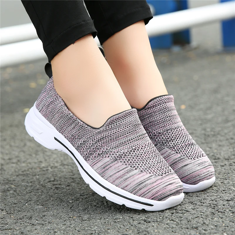 

New Ladies Flying Woven Casual Shoes Light and Comfortable Multicolor Wild Outdoor Ladies Casual Shoes Soft Mother Shoes Elderly