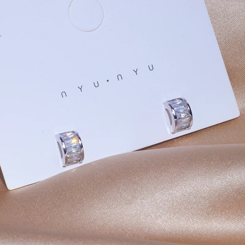 Роскошные блестящие женские серьги с кристаллом цирконием простые