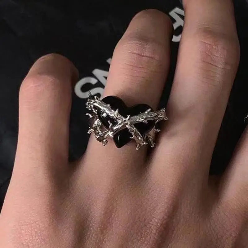 

Vintage Black Heart of Thorns Adjustable Rings for Women 2021 New Arrivals Imprisoned Heart Ring Female Party Jewelry Gifts