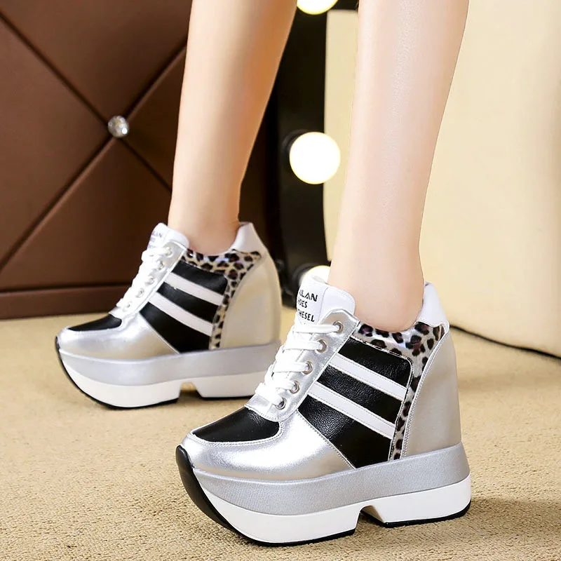 

Женские кроссовки на платформе, кроссовки на скрытой танкетке с леопардовым принтом, увеличивающие рост, весна 2021