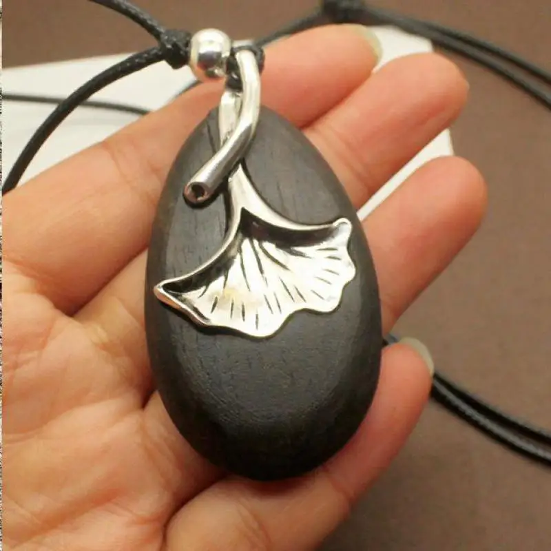 Женское ожерелье с подвеской в виде листьев гинкго длинное гравировкой из