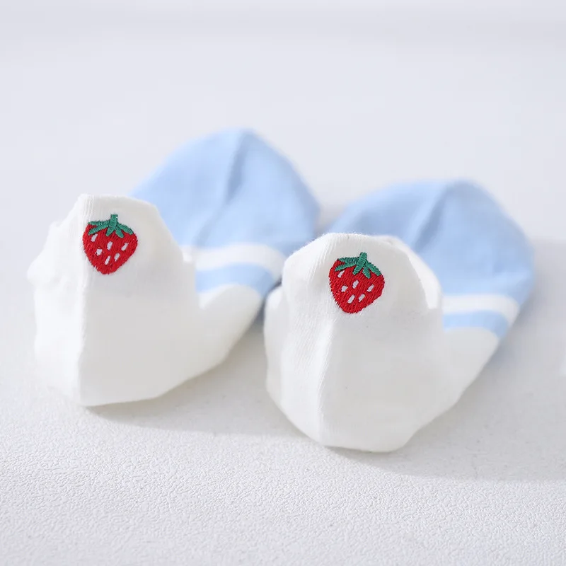 Носки женские хлопковые с вышивкой клубники повседневные модные Универсальные