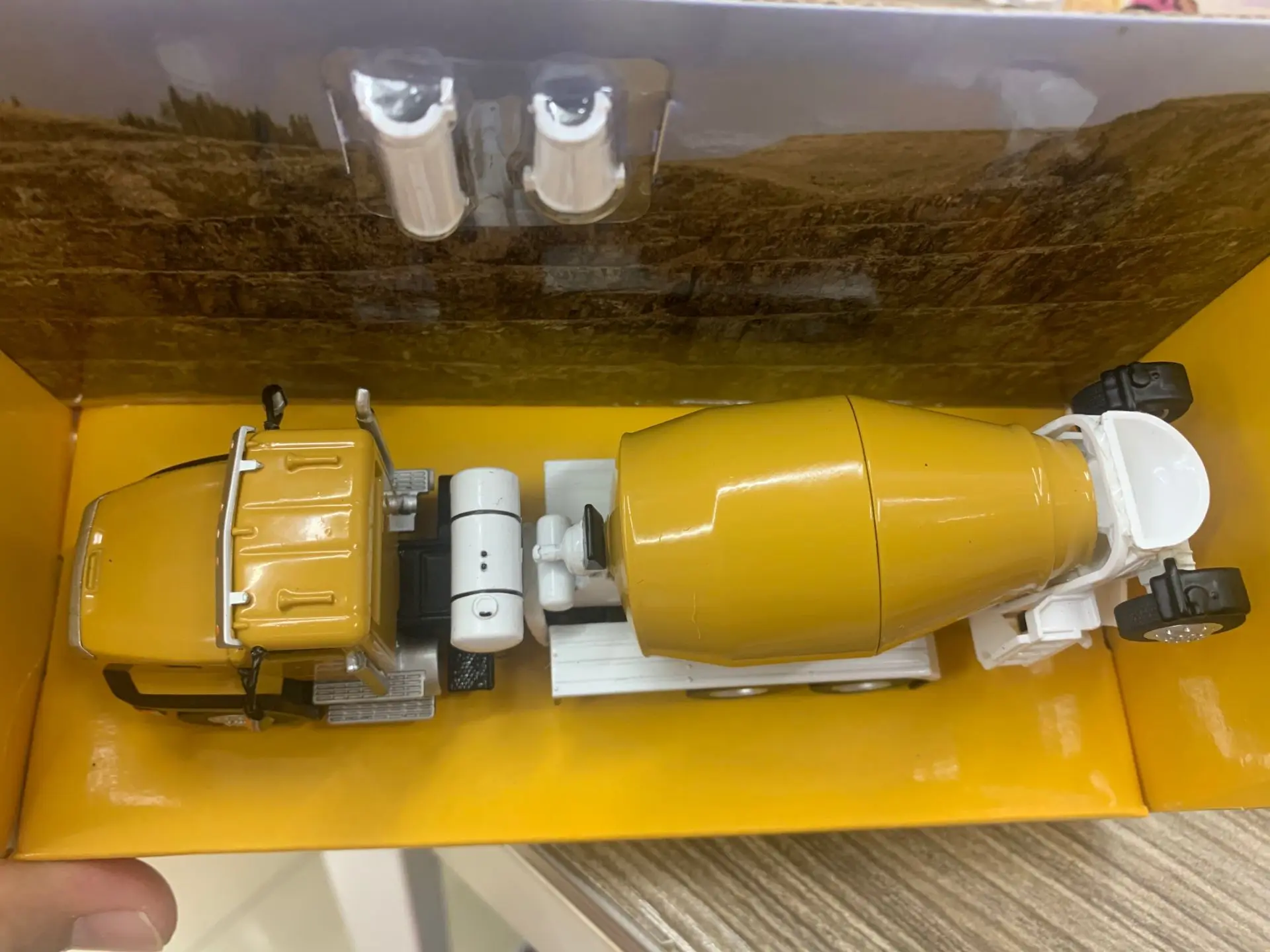 Caterpillar Cat CT660 дневной кабинный трактор с McNeilus Bridgemaster миксер масштаб 1/64 литая