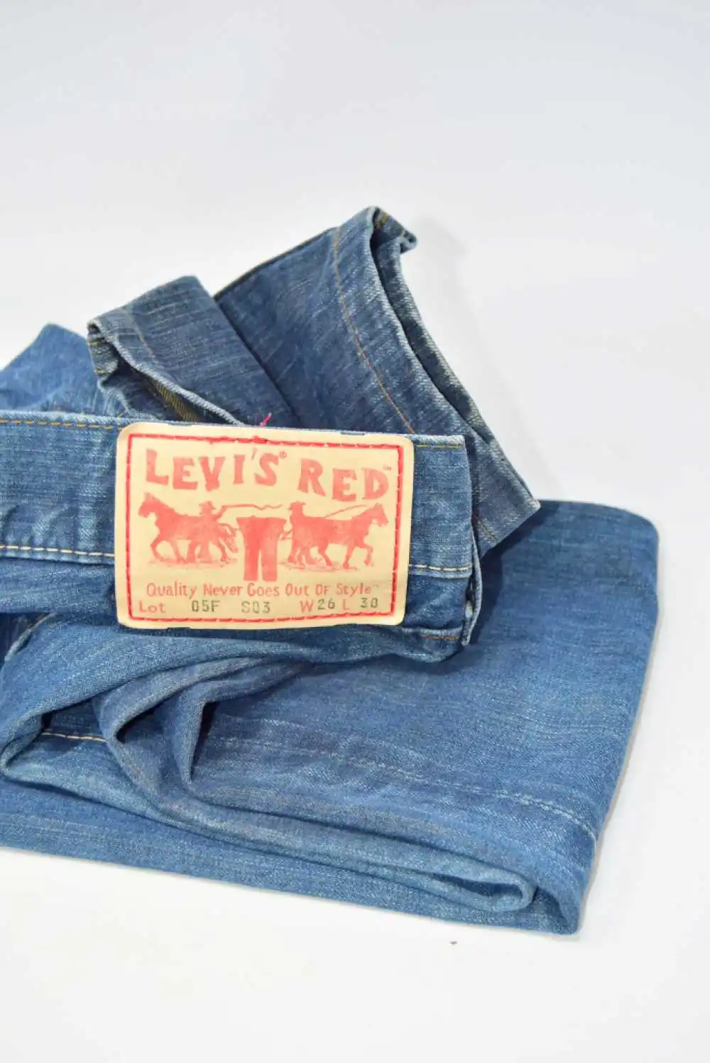 Джинсы женские Levis Red Lot.05f S03 