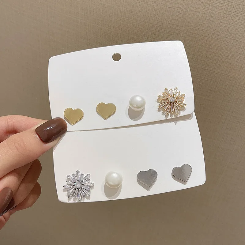 

RINHOO Delicate Shiny Zircon Flower Love Heart Brooches Bag Clothes Lapel Pin Pearl Corsage Badge Jewelry Gift for Kids Friends