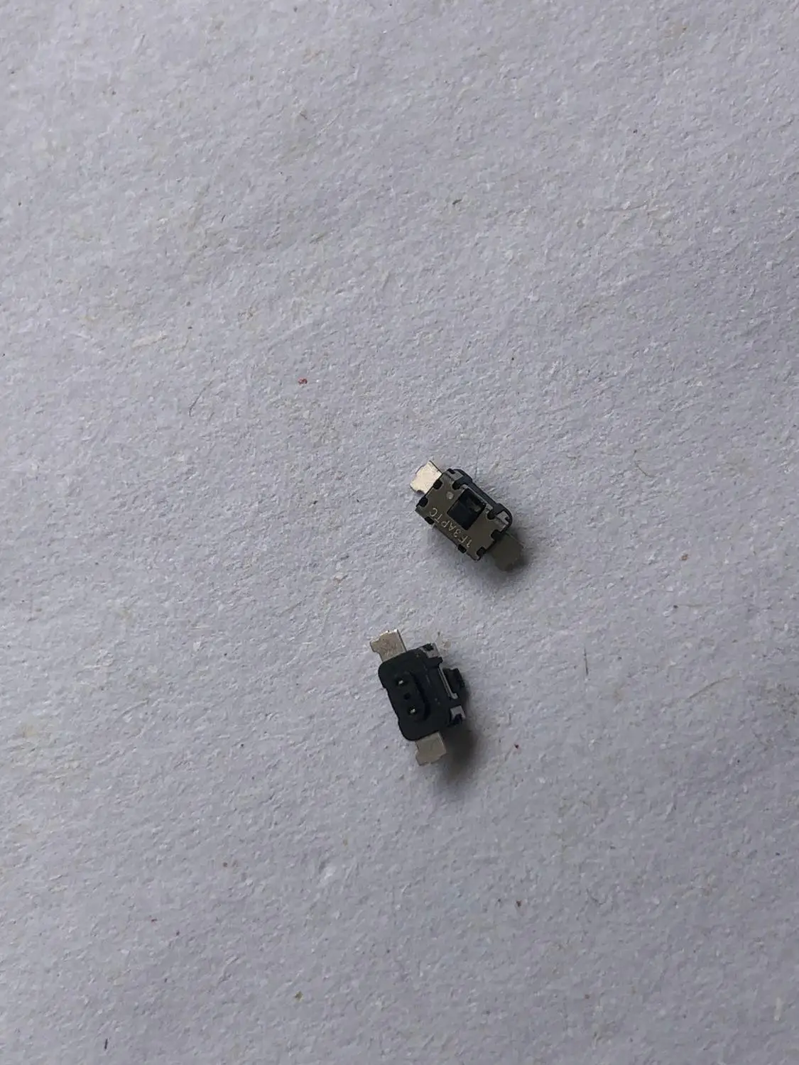 

Оригинальный новый 100% SGK-11T1906B SMD микро переключатель 2pin 2gear mobile mute button