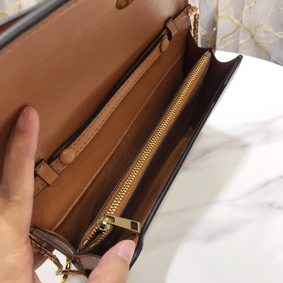 

Bag female 2021 new versatile fashion small square bag leather diagonal cross chain bag fashion