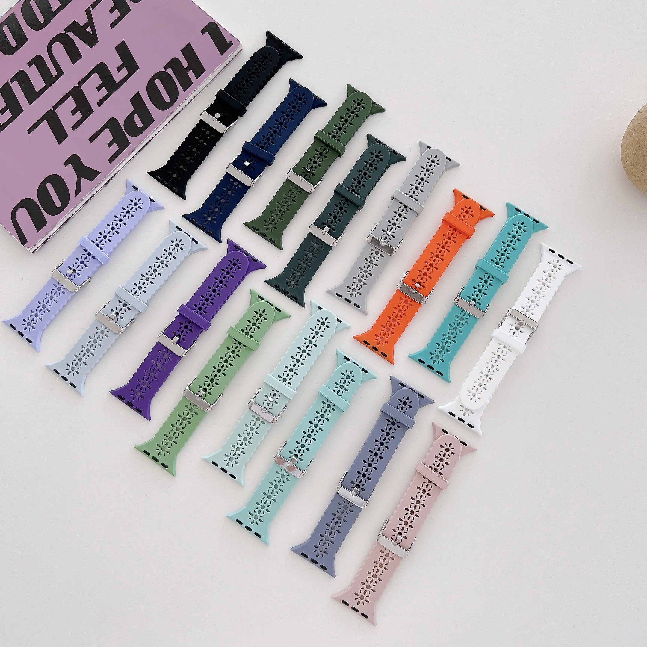 

Ремешок силиконовый для Apple Watch Band, дышащий спортивный браслет для IWatch Series 7 6 SE 5 4 3, 45 мм 41 мм 44 мм 42 мм 40 38 мм