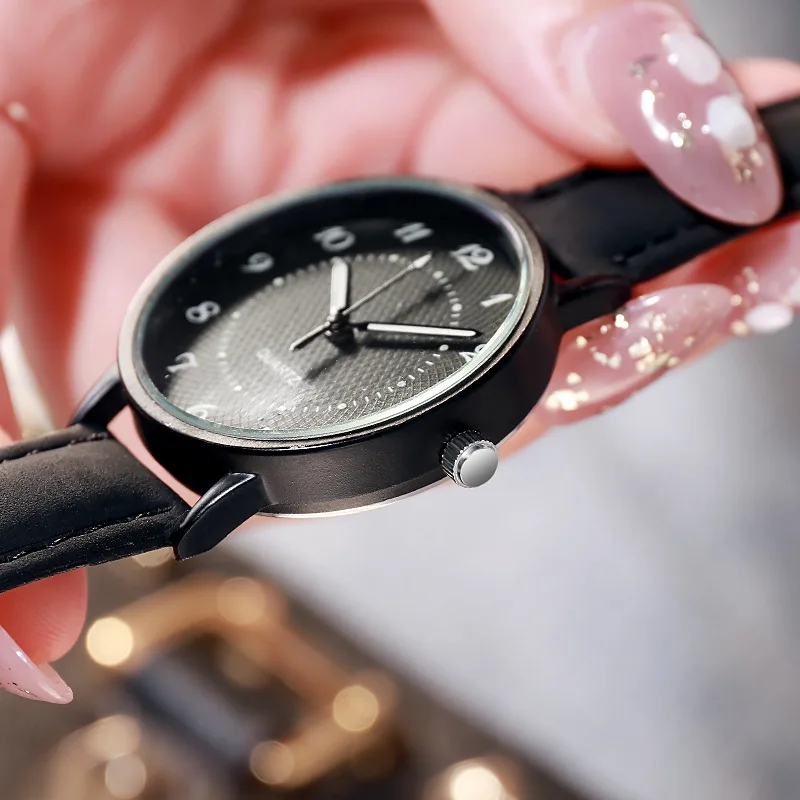 Часы наручные женские светящиеся простые повседневные кварцевые с кожаным