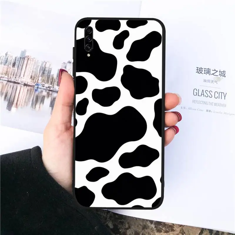 

Cow Milk Black White Phone Cases For Samsung galaxy S 21 20 10 8 A 51 71 50 21s 70 40 20 20e note 10 plus Ultra 5g fe