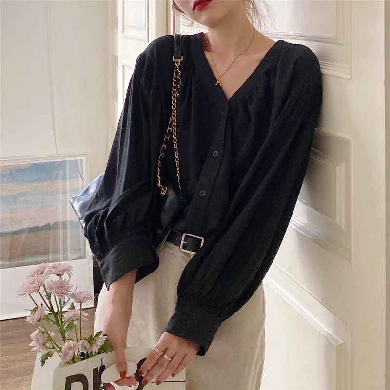 

RUGOD 2021 spring retro V-neck temperament loose and comfortable pleated design long-sleeved shirt top