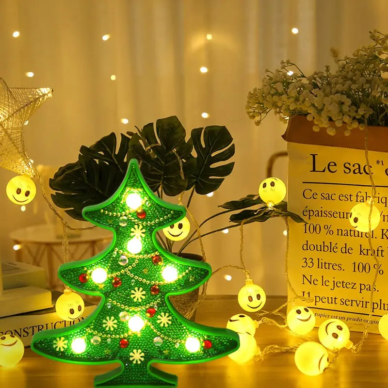 

New Style Creative DIY yi xing zhuan Diamond Painting Modeling LED Light with a Small Night Lamp Christmas Tree Snow People 5D D