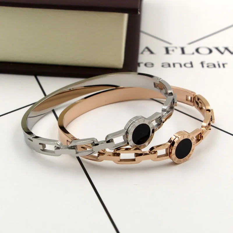 

Женский браслет из нержавеющей стали с римскими цифрами