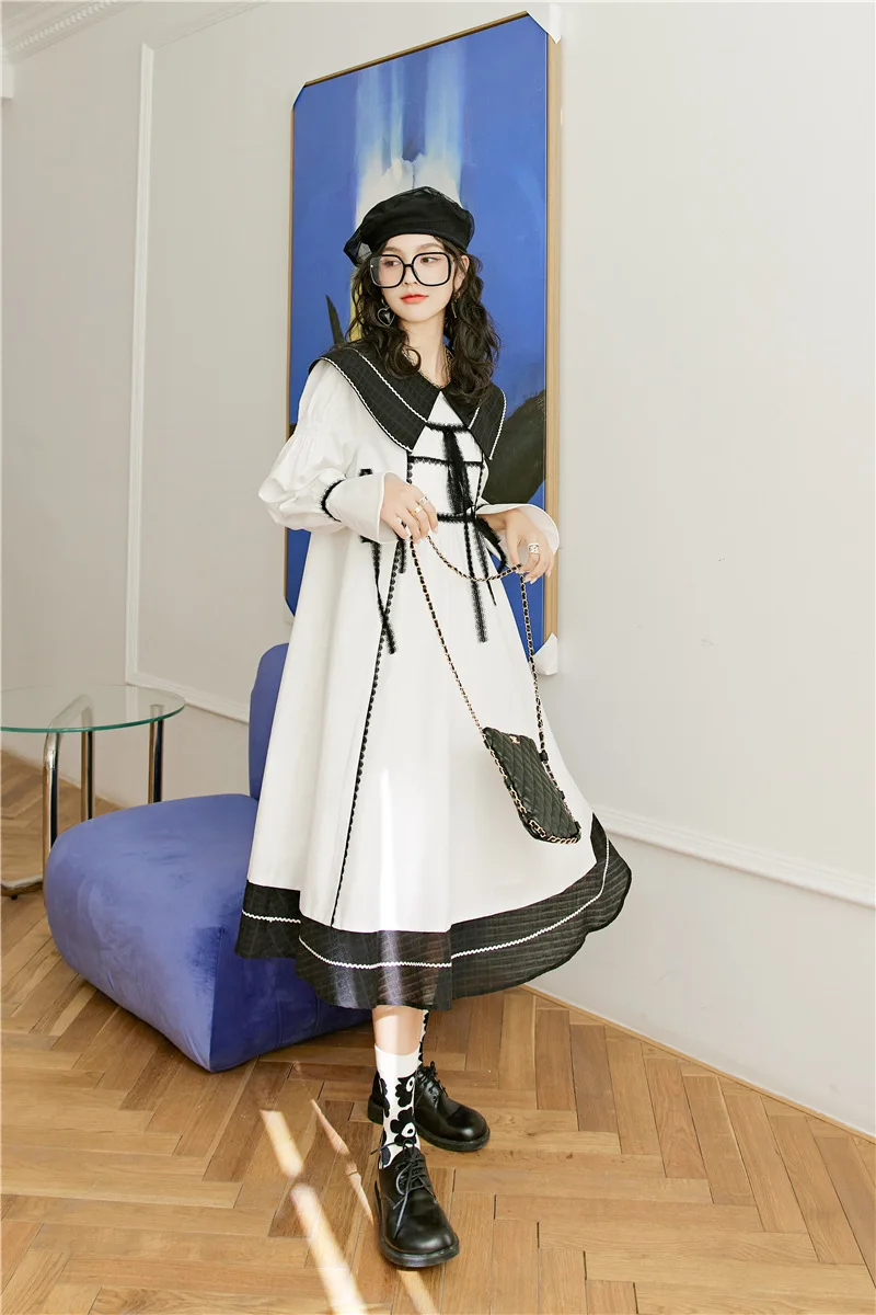 

3442 spring and summer new black and white color contrast skirt waist shows thin youth invincible vitality full dress
