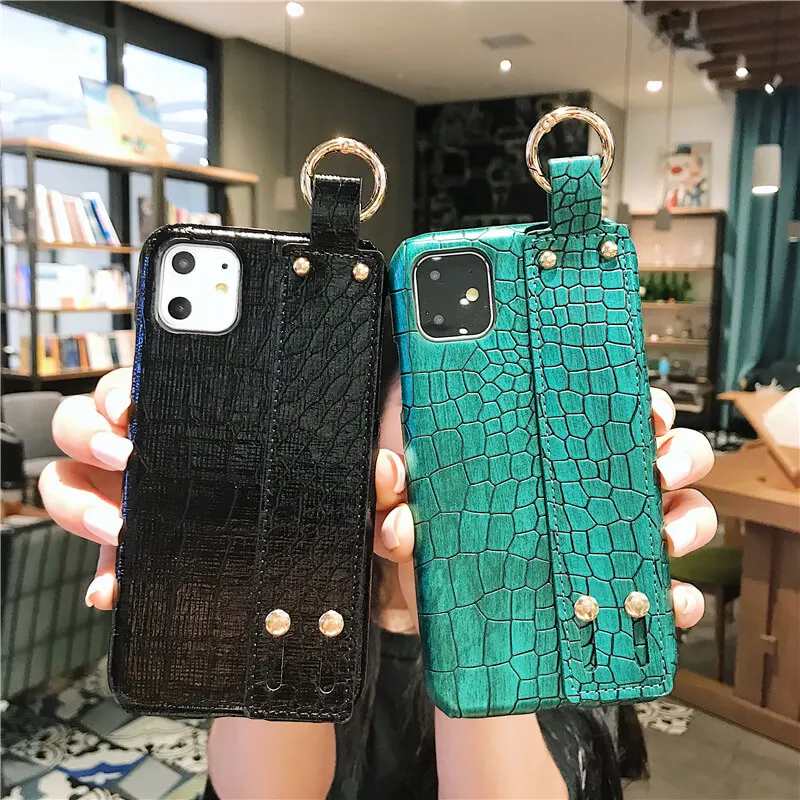 Crocodile wrist strap case for coque iphone 11 11Pro Max xs max xr 8 6 6s 7 plus 8plus snake skin phone holder cover ring women |