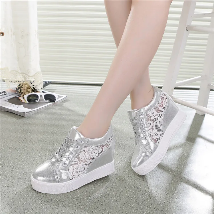 На скрытом каблуке (8 см) из тонкой ткани на танкетке и шнуровке Повседневная