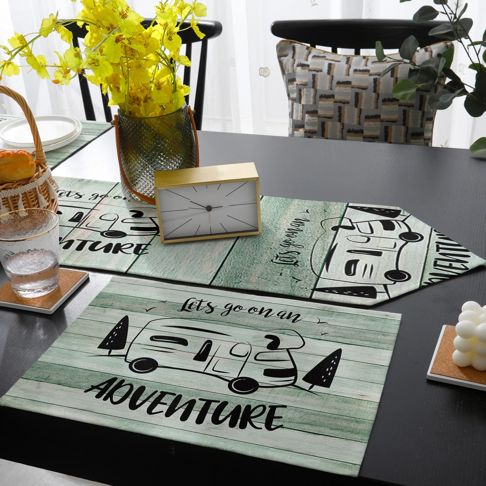 Настольная дорожка и подстилка в стиле ретро с зеленой текстурой древесины для