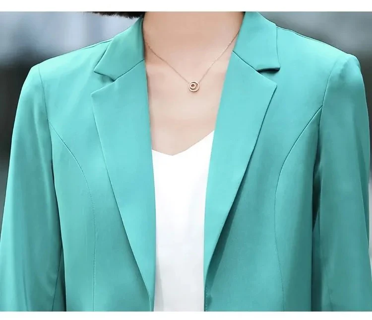 Женский однотонный пиджак на пуговицах с отложным воротником| |