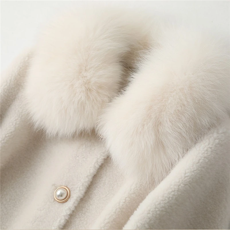 Пальто женское зимнее из натуральной овечьей шерсти с лисьим воротником A19003 |