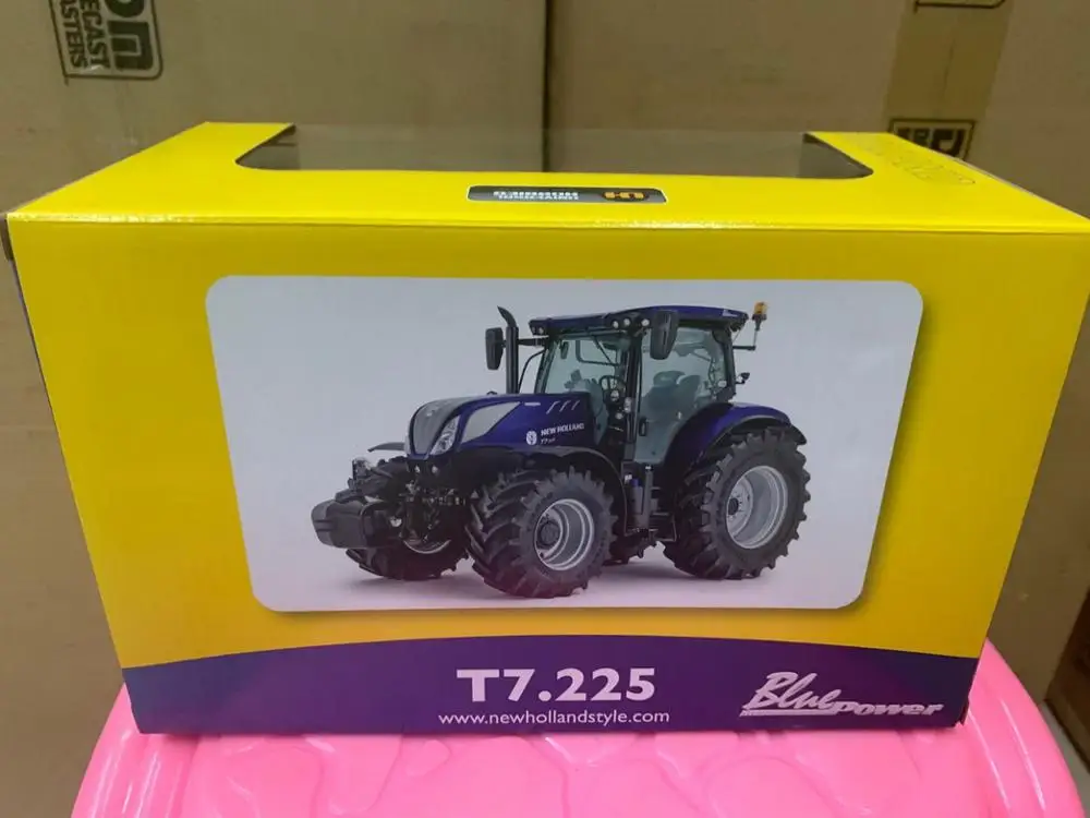 Универсальная модель трактора 1/32 New Holland Blue Power T7.225 2016 UH4976 |