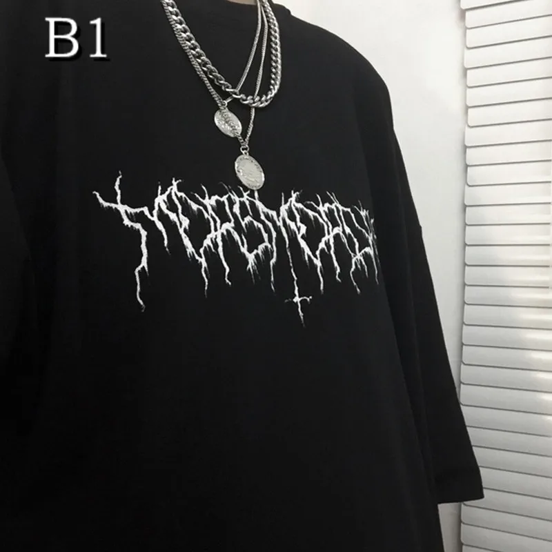 Футболка женская оверсайз с коротким рукавом и принтом в готическом стиле