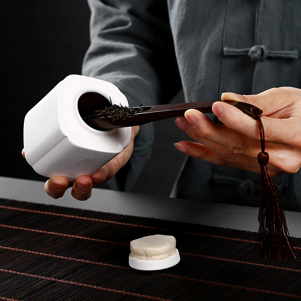 

4pcs/pack Clay Tea Caddy Ceramic Tea Seal Pot Storage Container Sealed Can Tea Accessories Perfect Gifts For Tea Lovers(White)