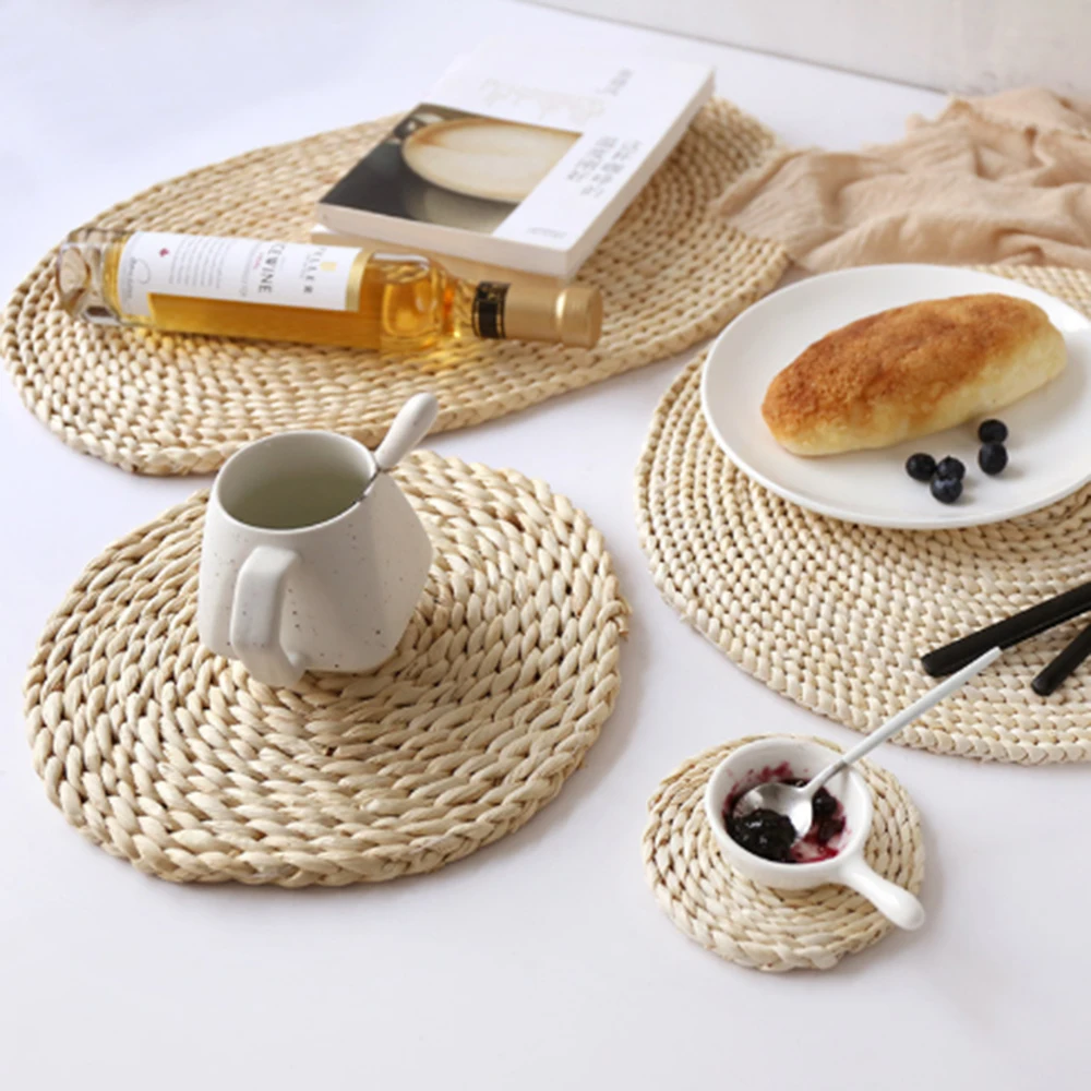 

1PCS Household Natural Corn Straw Woven Placemats Round Rattan Dining Table Mats Heat Insulation Pot Holder Cup Coaster