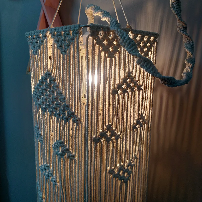 Длинное блестящее украшение светлый оттенок богемное рукоделие кисточка