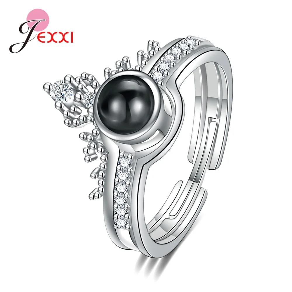 Женское кольцо из серебра 925 пробы с черным камнем