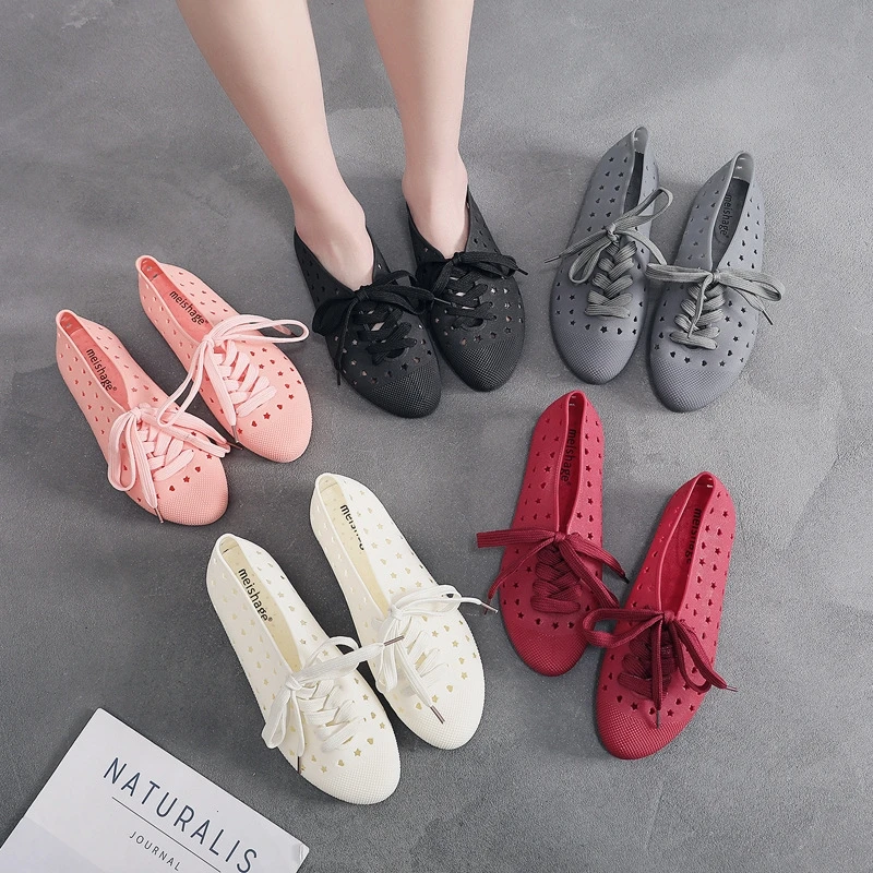 

Women Hollow Out Lace-Up Shallow Flat Jelly Shoes Ladies Slip on Casual Loafers Breathable Comfort Soft Woman Beach Shoes Summer