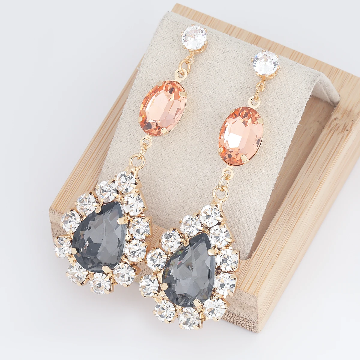

2021 Autumn Fashion Metal Rhinestone Water Drop Campus Party Simple Dangle Earrings Women's Elegant Statement Earrings