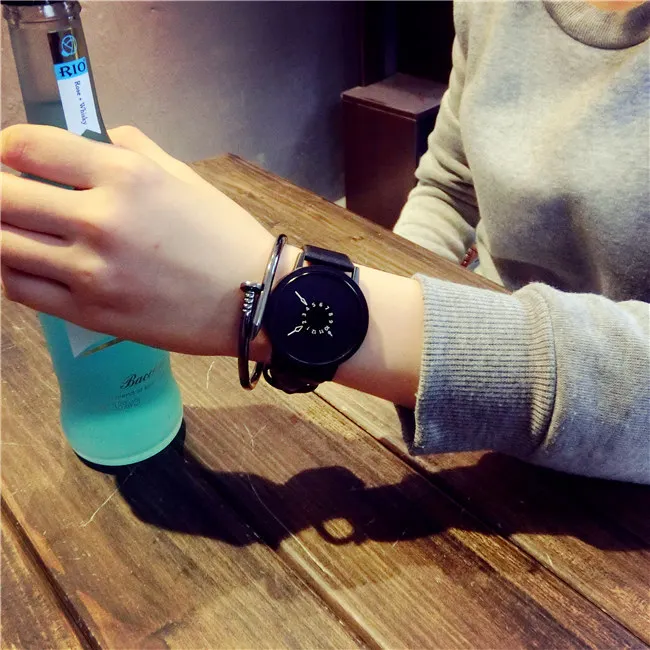 Модные креативные часы женские и мужские кварцевые фирменные уникальные с