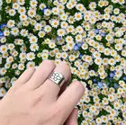 Женское кольцо в стиле хип-хоп, с круглым цветком, с хризантемами, элегантное Ювелирное Украшение для вечерние, A934, кольца с ромашками